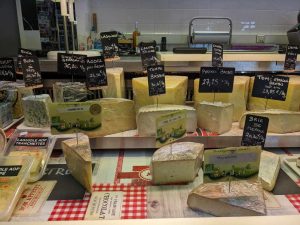 Ranskassa valmistetaan yli 1 200 juustolajia. Niistä useimmat ovat alueellisen alkuperäisnimityksen suojan alaisia. (Kuva: Jonathan Bayol)